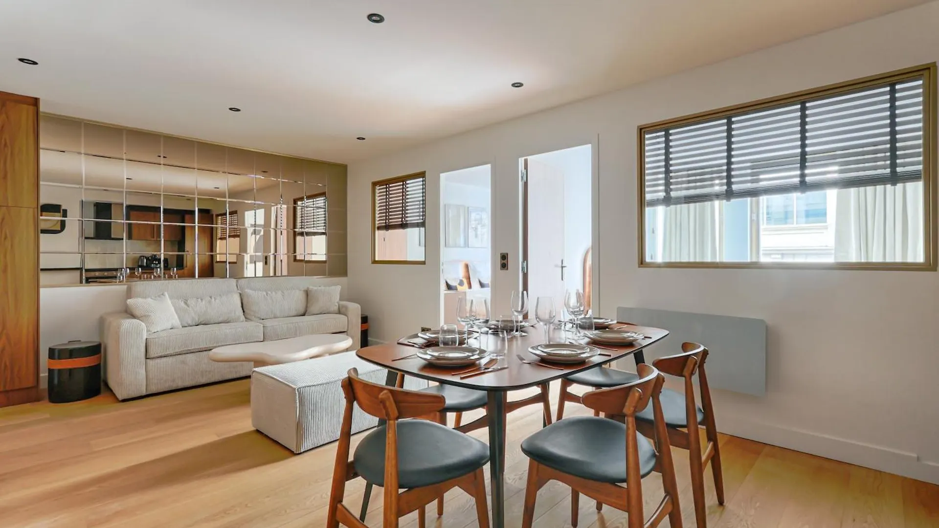 Sentier Historical Center Luxury & Design Apartment 2Br contacts