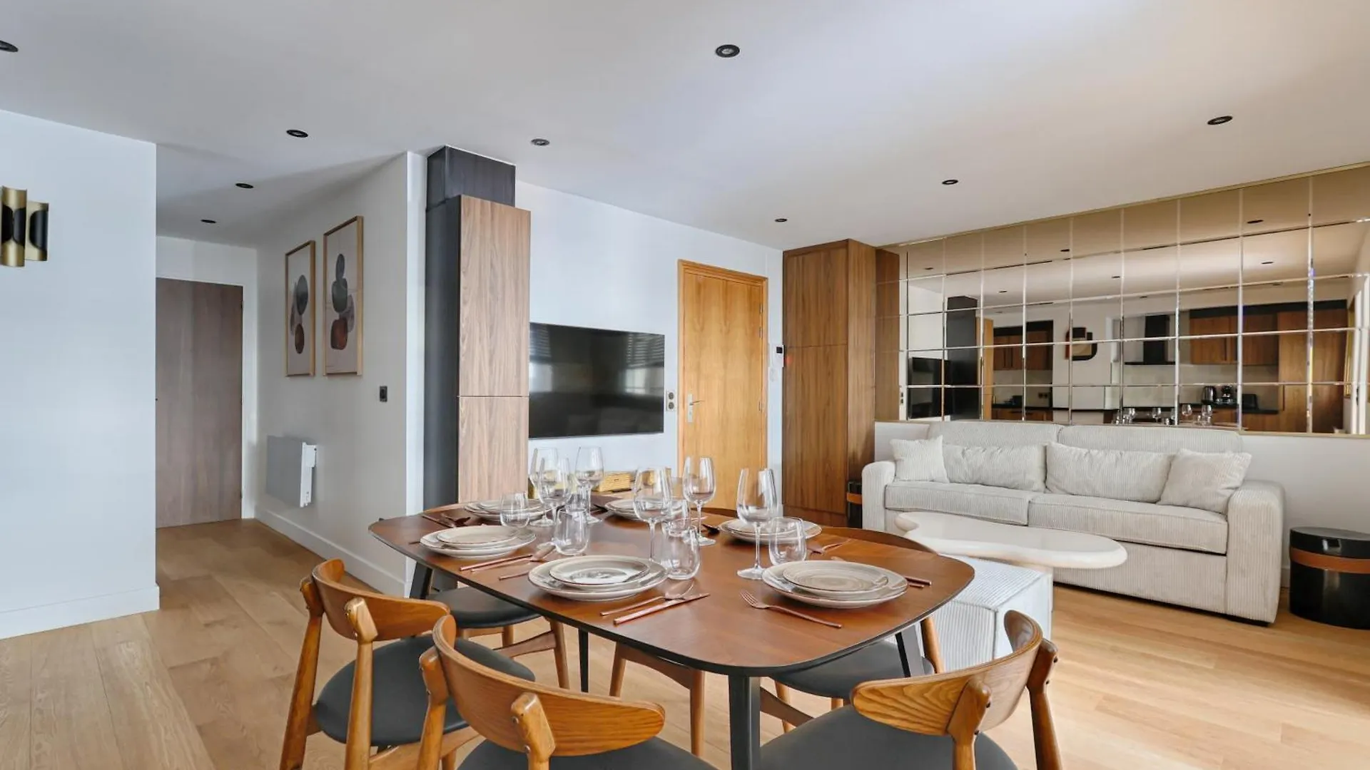 Sentier Historical Center Luxury & Design Apartment 2Br Paris 0*,  France